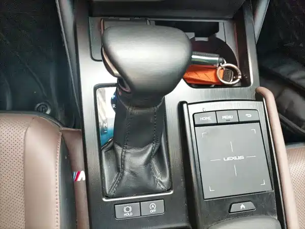 Lexus ES 2022
