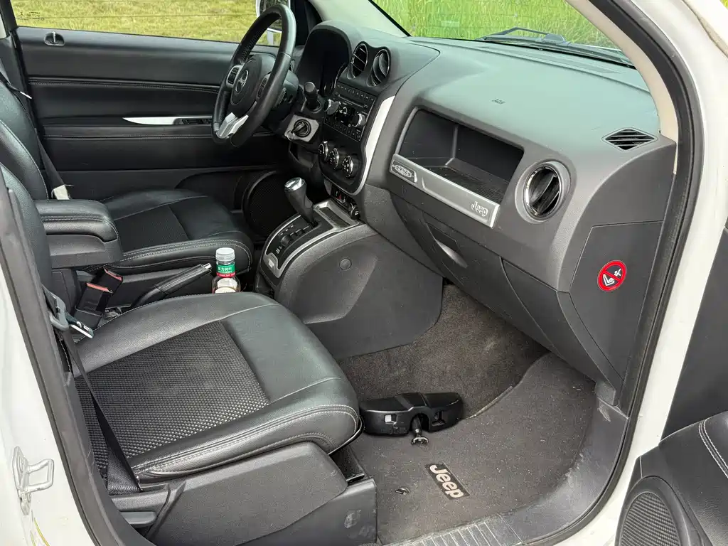 Jeep Compass 2015 — фото 19