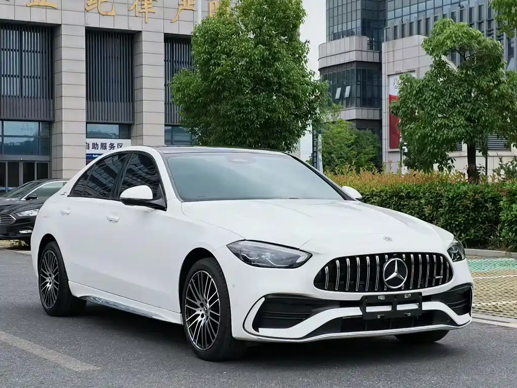 Mercedes-Benz C-Class 2024