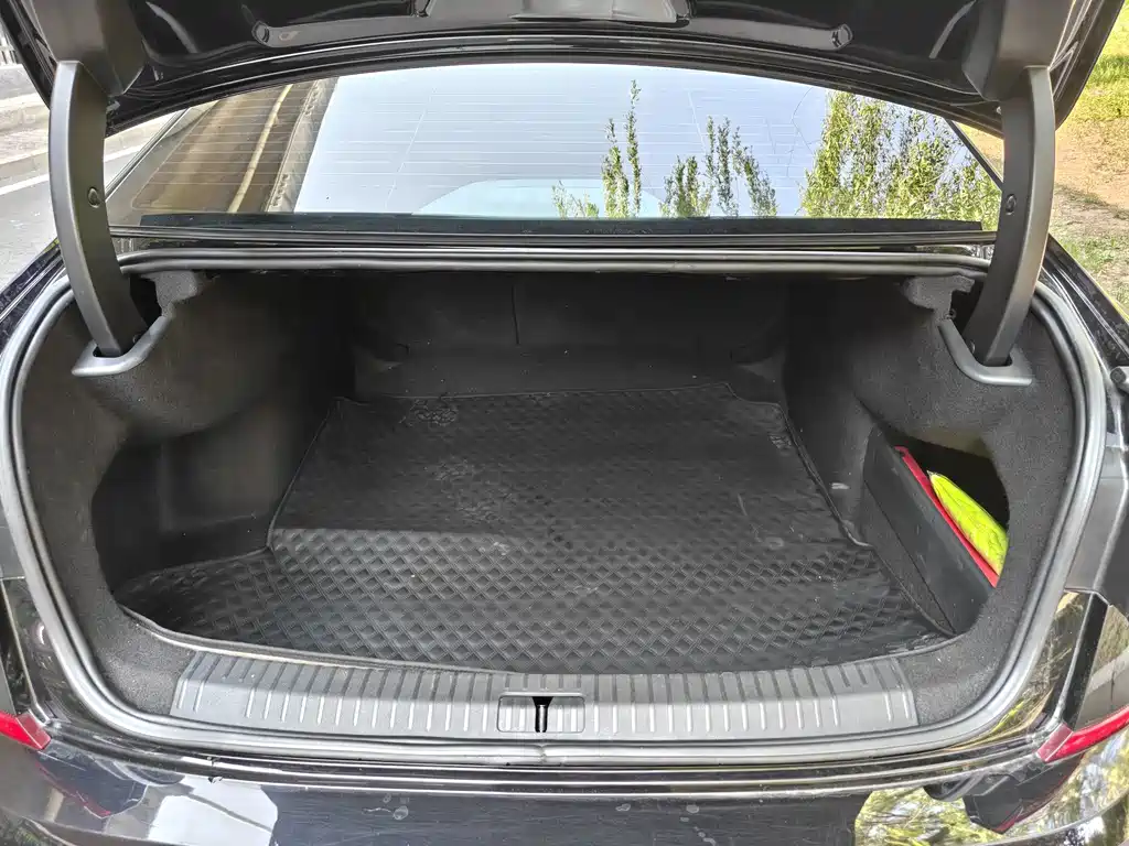 Volkswagen Passat 2023 — фото 11