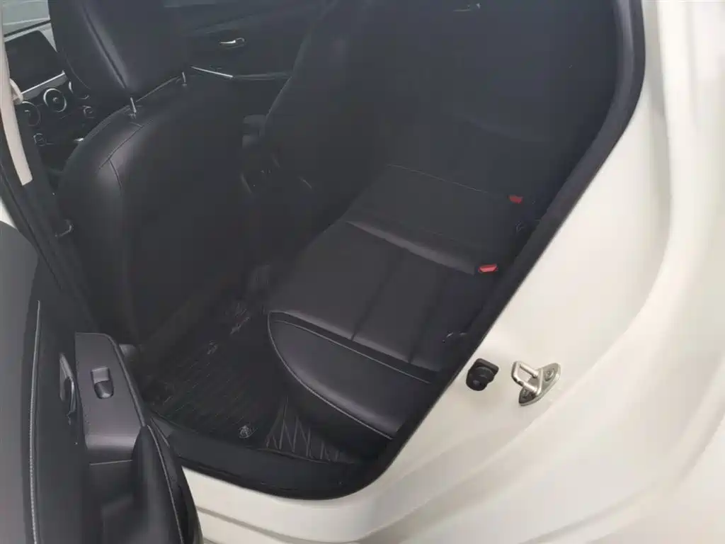 Nissan Sylphy 2021 — фото 17