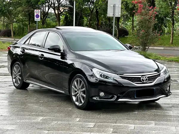 Toyota Reiz 2013