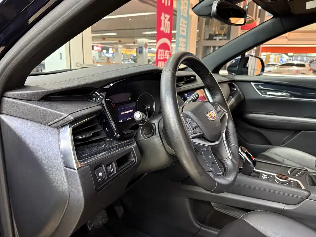 Cadillac XT5 2021 — фото 16