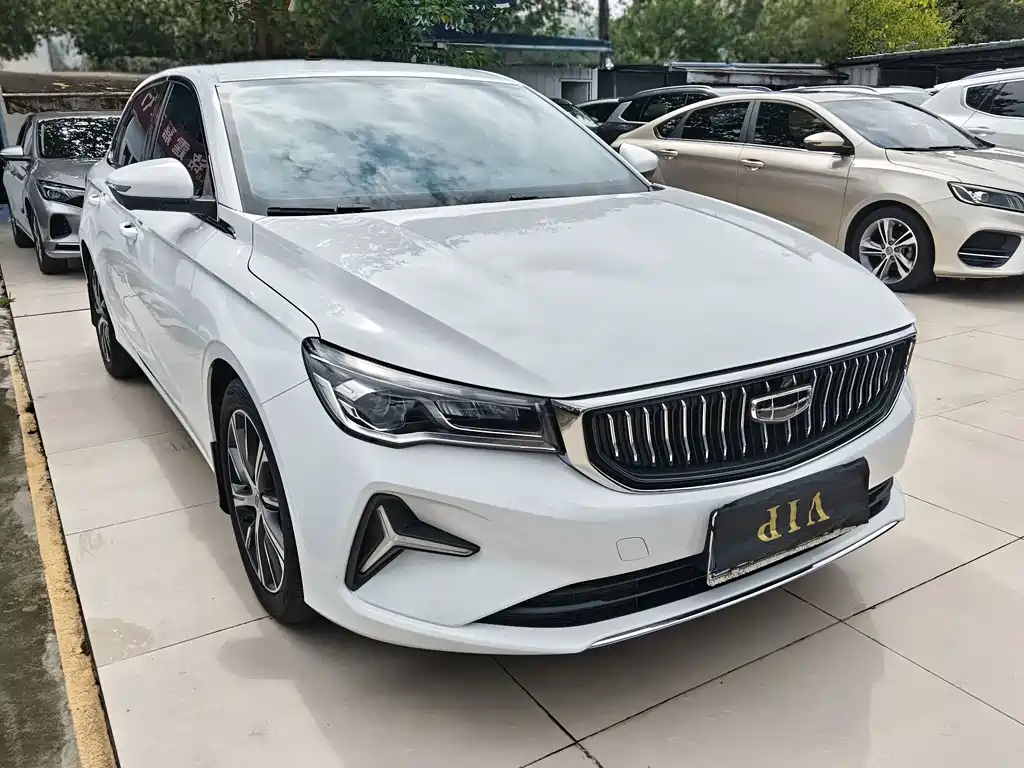 Geely Emgrand 2022