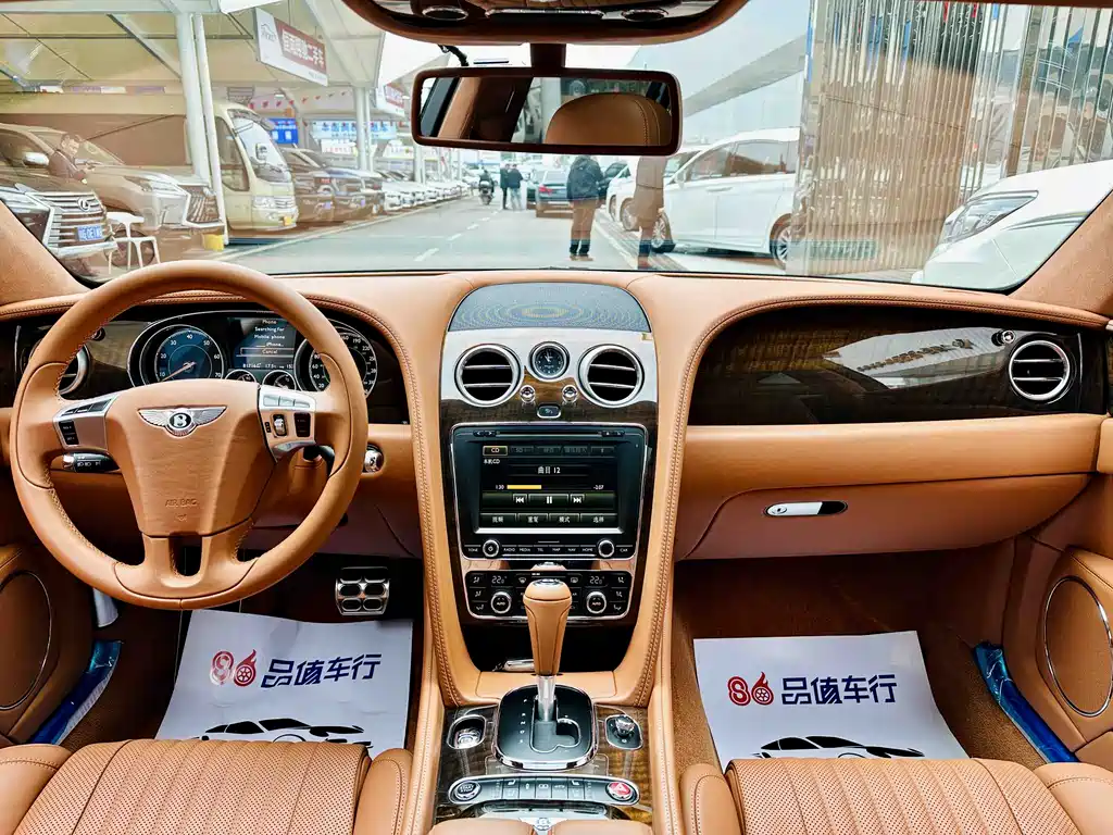 Bentley Flying Spur 2018 — фото 14