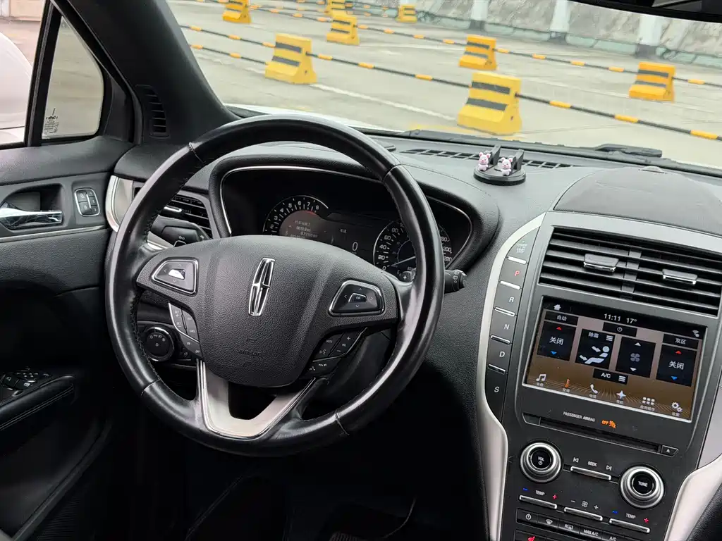 Lincoln MKC 2018 — фото 11