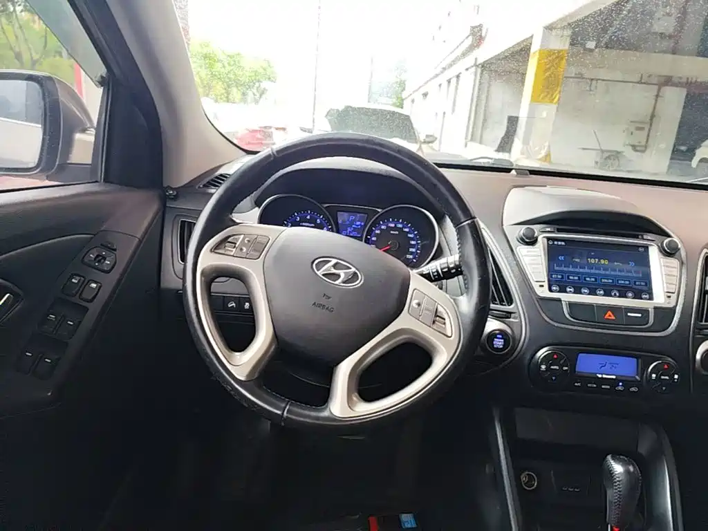 Hyundai ix35 2015 — фото 11