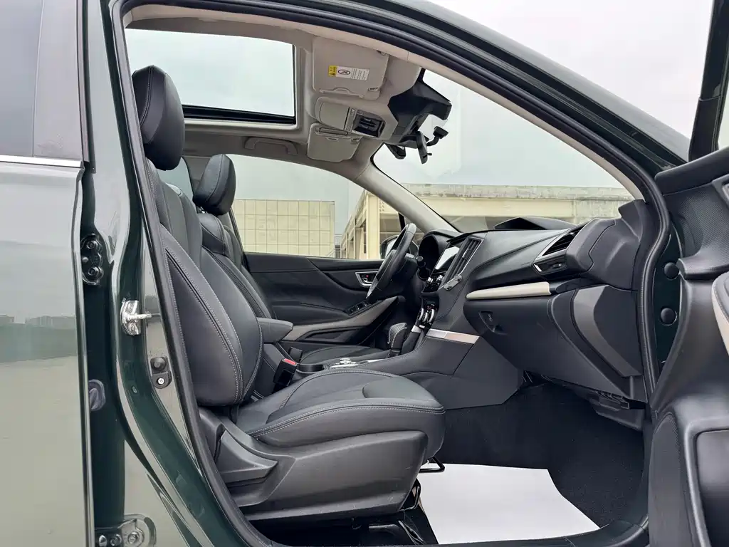 Subaru Forester 2022 — фото 25