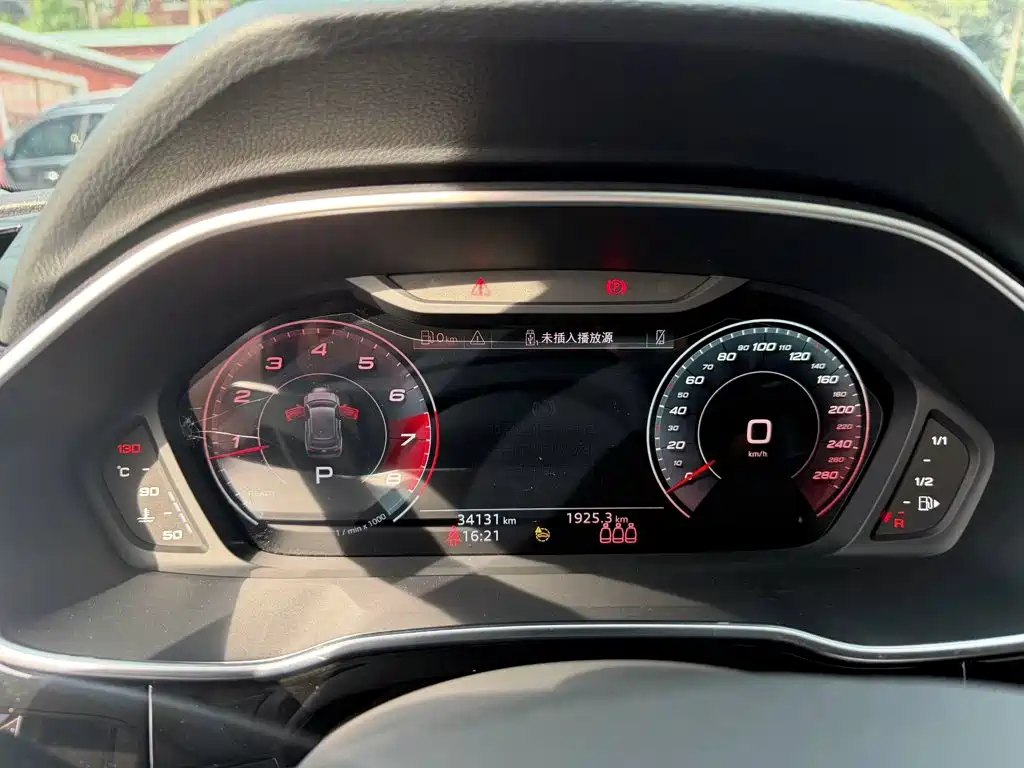 Audi Q3 2023 — фото 17