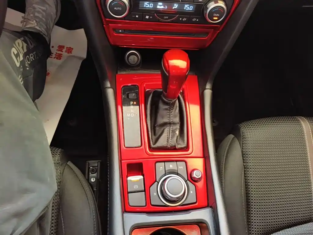 Mazda 3 Axela 2017 — фото 14