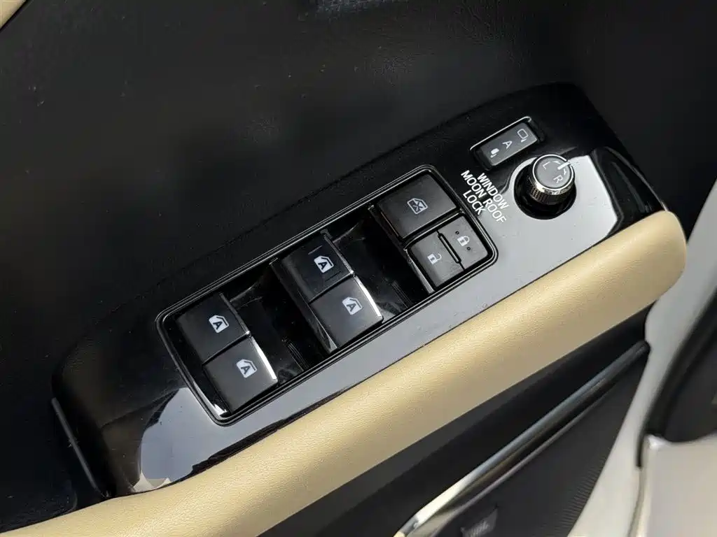 Toyota Alphard 2020 — фото 11