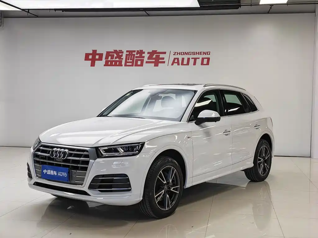 Audi Q5L 2018 — фото 1