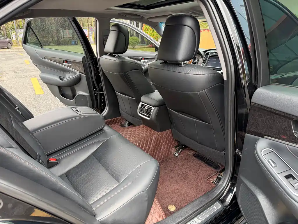 Toyota Crown 2018 — фото 14
