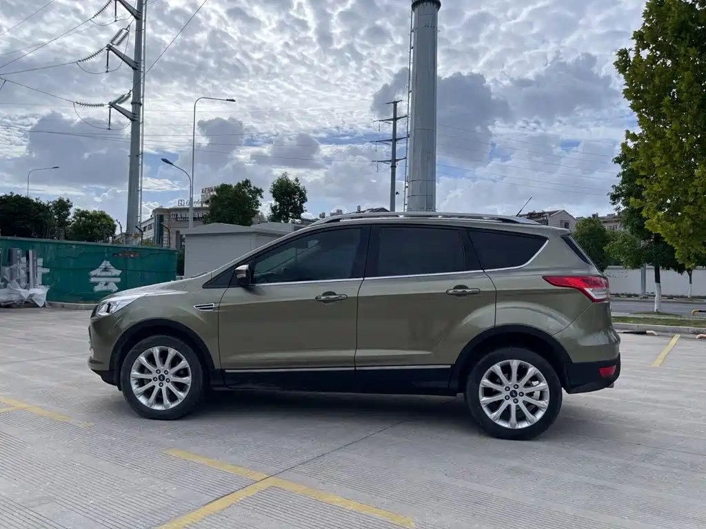 Ford Kuga 2013 — фото 22