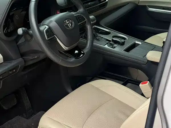 Toyota Sienna 2021