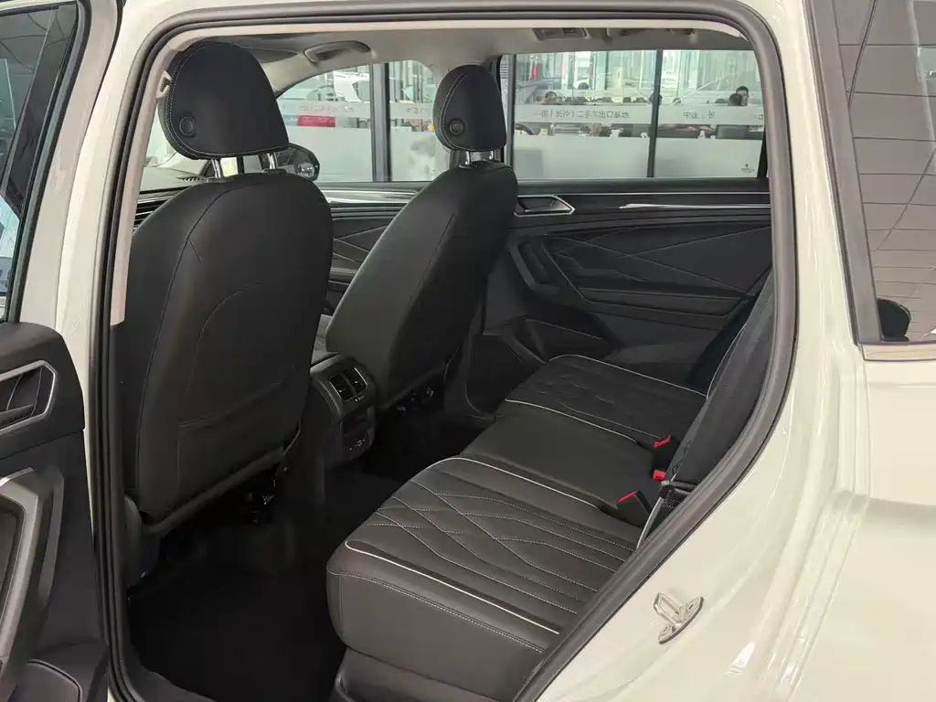 Volkswagen Tiguan L 2022