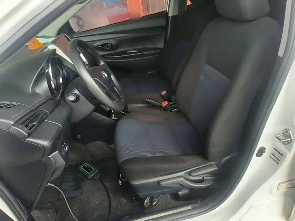 Toyota Yaris L 2019 — фото 15