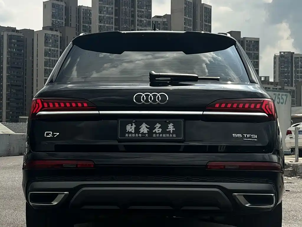 Audi Q7 2023 — фото 10