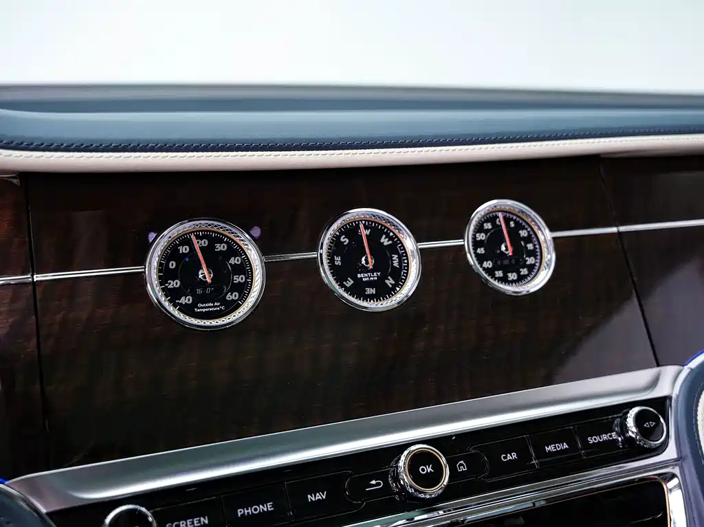 Bentley Flying Spur 2021 — фото 17