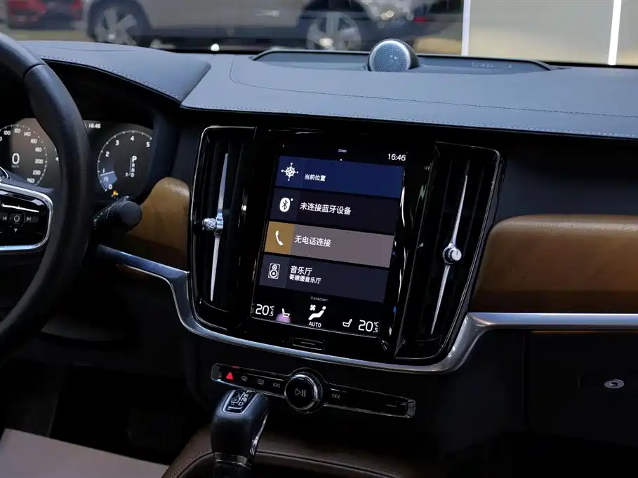 Volvo S90 2019 — фото 19