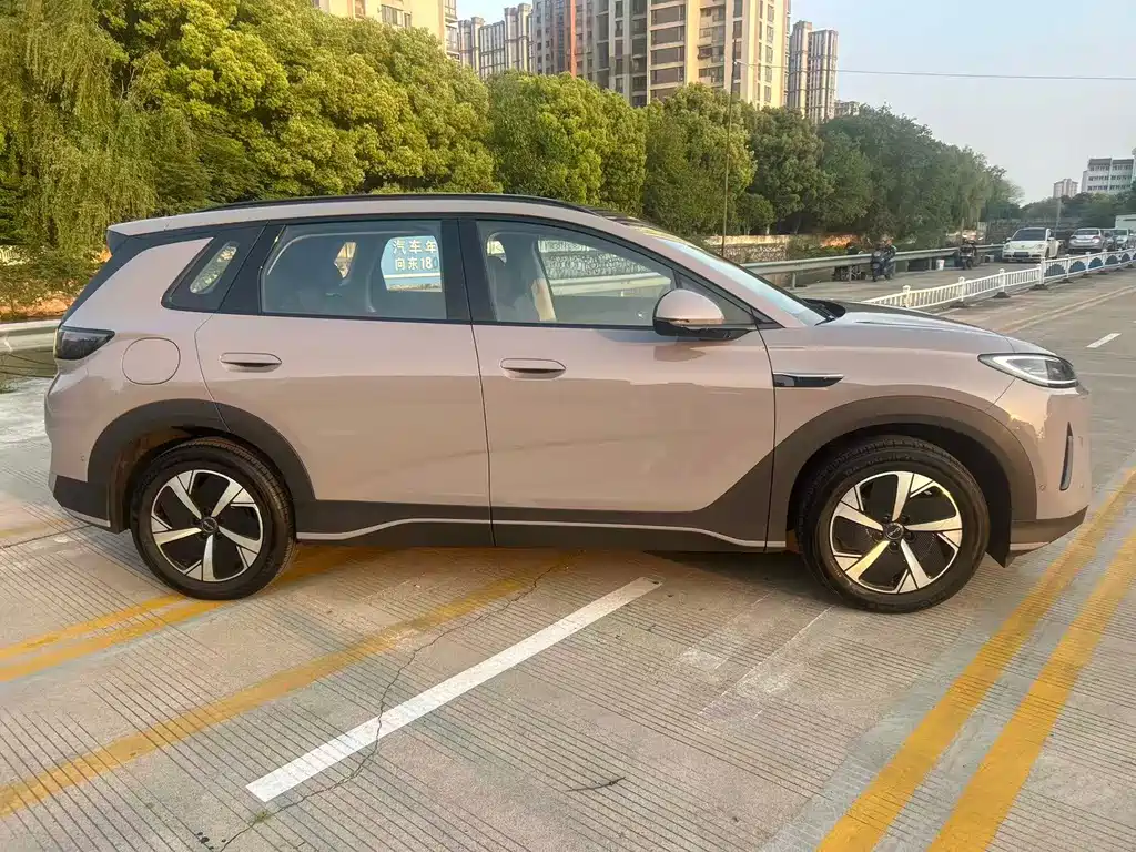 BYD Sealion 05 EV 2025 — фото 5