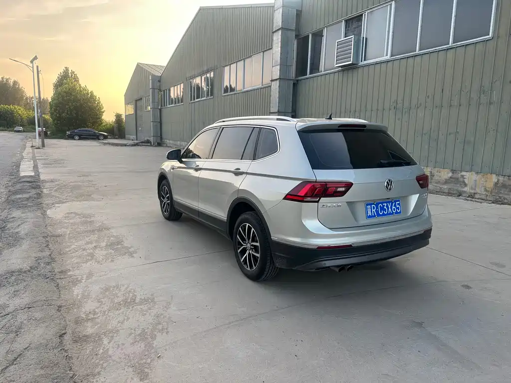 Volkswagen Tiguan L 2019 — фото 13