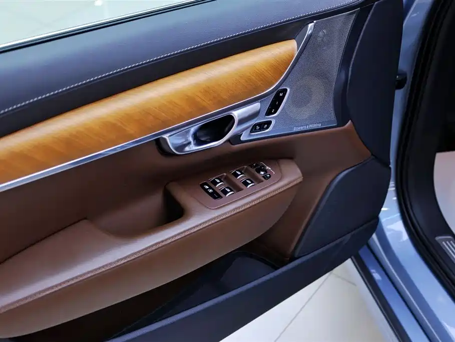 Volvo S90 2019 — фото 16