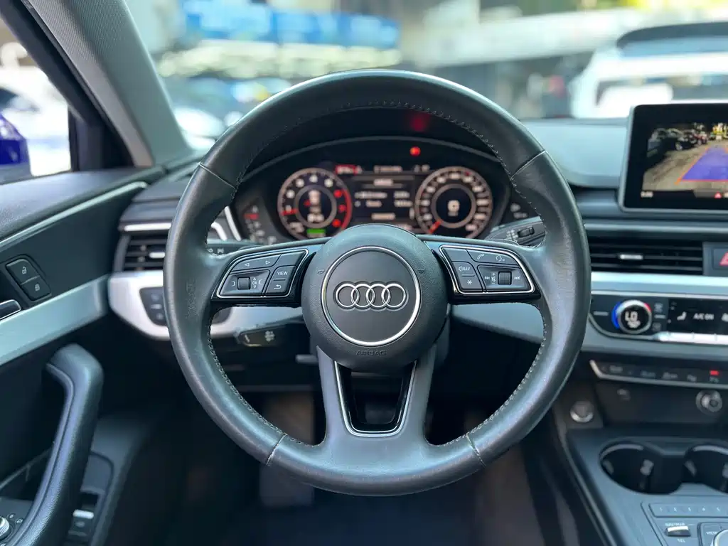 Audi A4L 2019 — фото 12