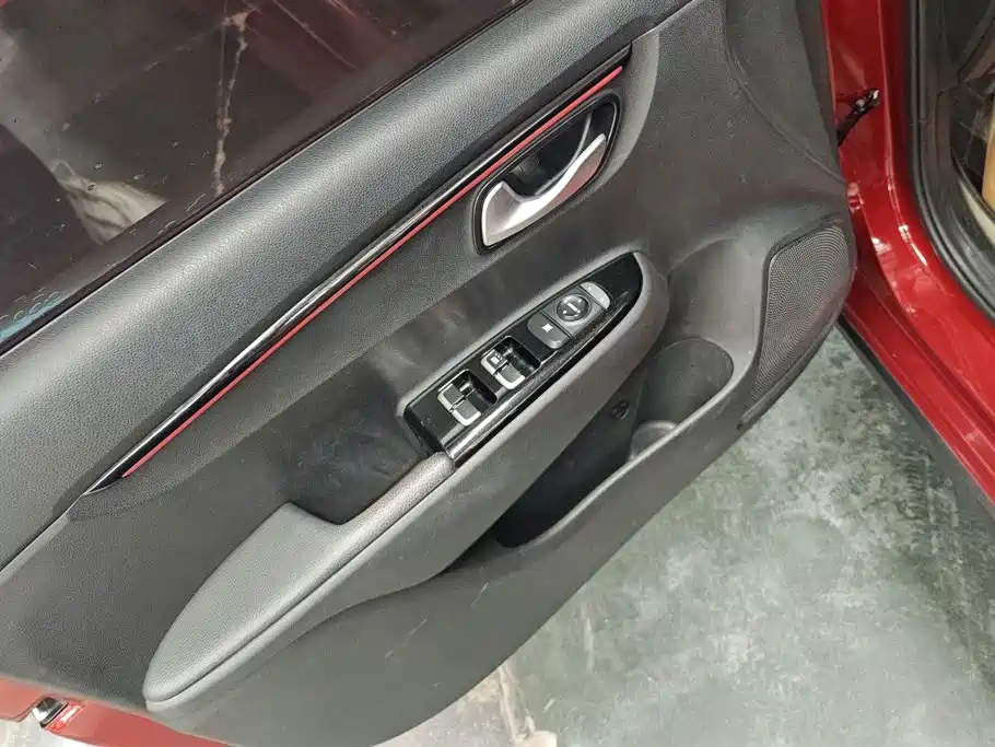 Kia KX CROSS 2019 — фото 7