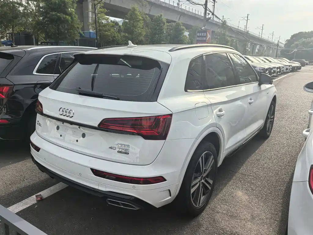Audi Q5L 2023 — фото 8