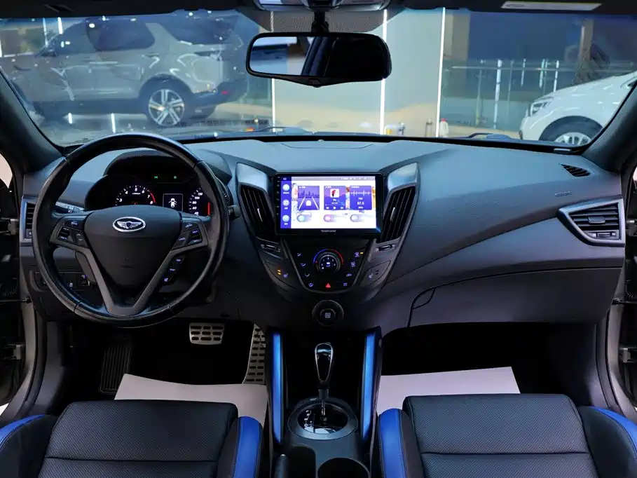 Hyundai Veloster 2015 — фото 18