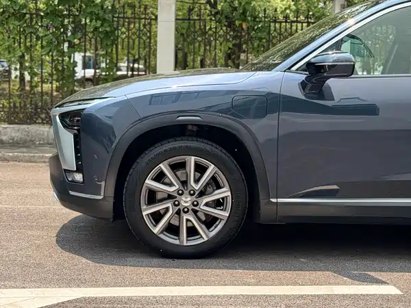 NIO ES8 2021