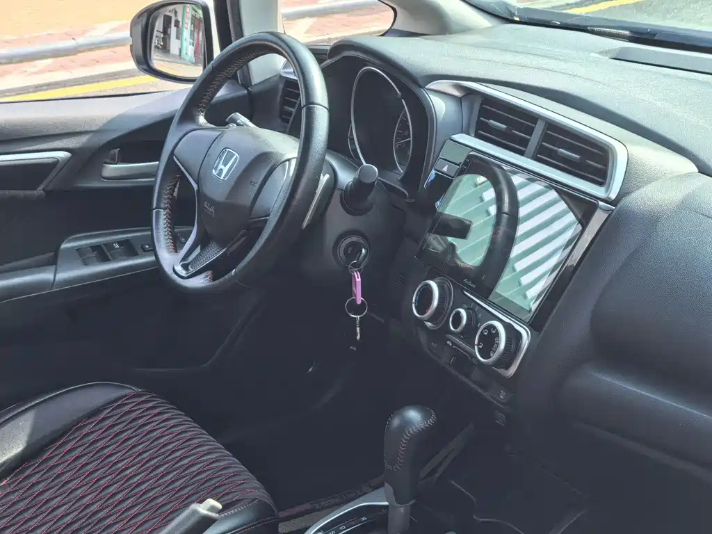 Honda Fit 2018 — фото 4