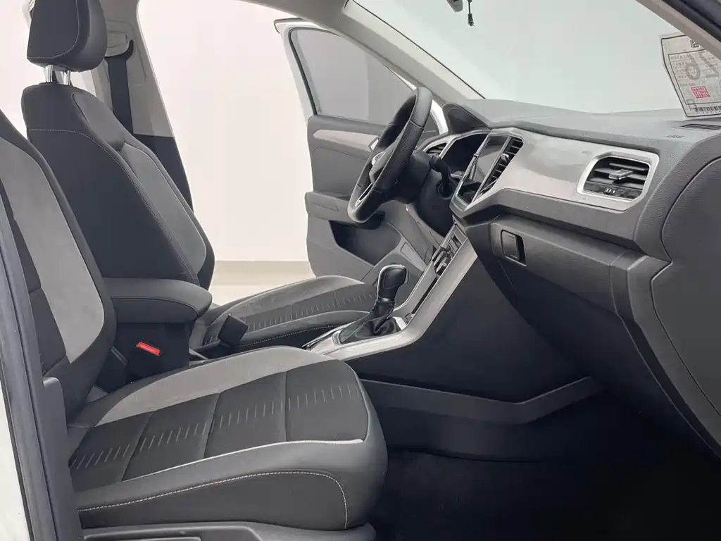 Volkswagen T-Roc 2023