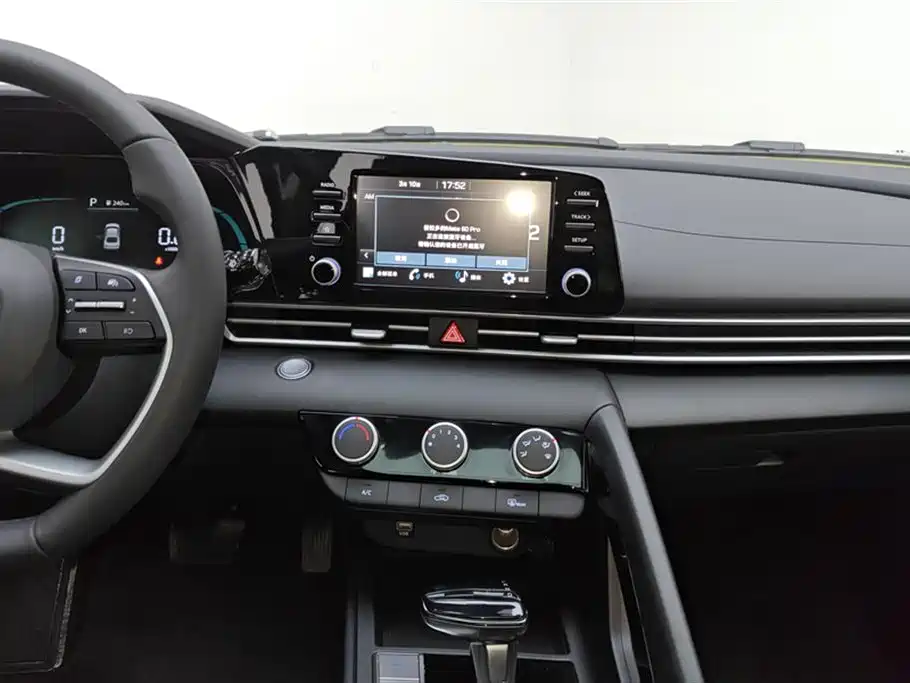 Hyundai Elantra 2025 — фото 13