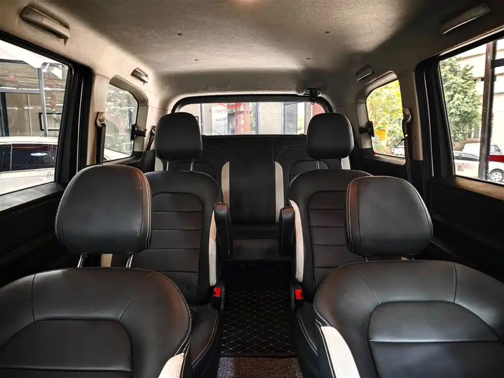 Wuling Hongguang PLUS 2021