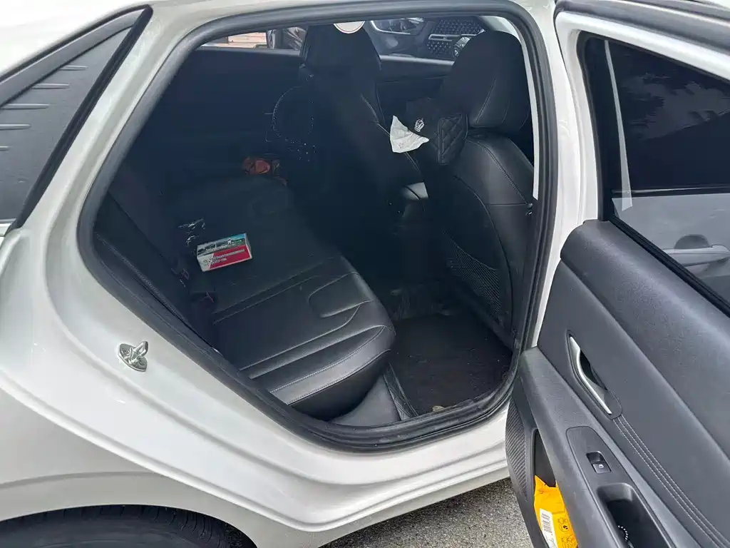 Hyundai Elantra 2022