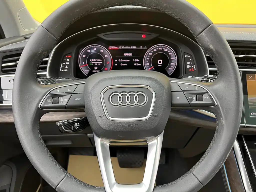Audi Q7 2023 — фото 10