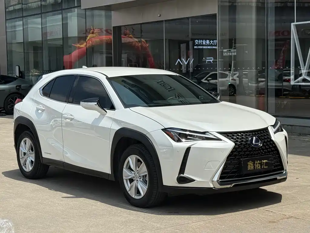 Lexus UX 2022