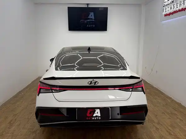 Hyundai Elantra 2023