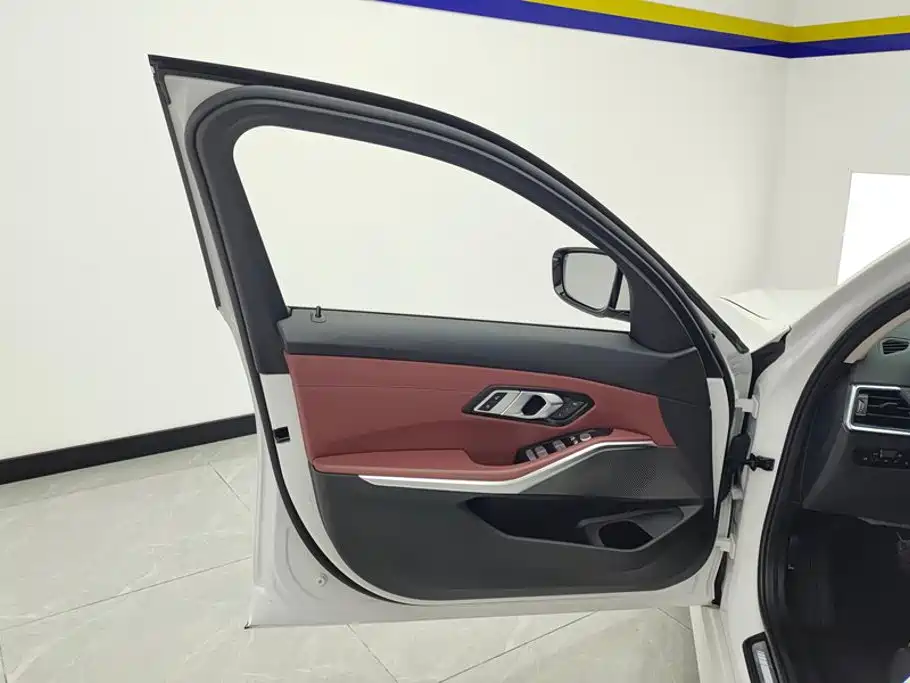 BMW 3 Series 2024