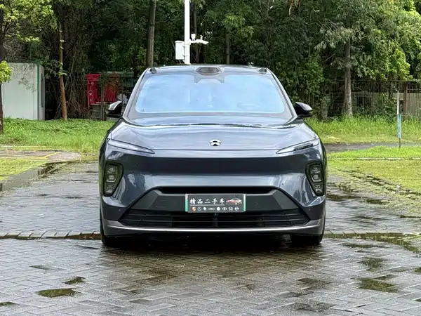 NIO ES8 2024