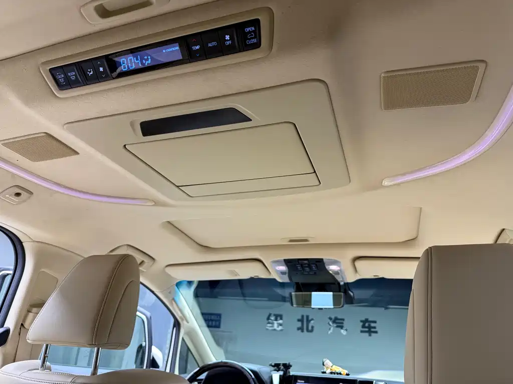 Toyota Alphard 2021 — фото 15