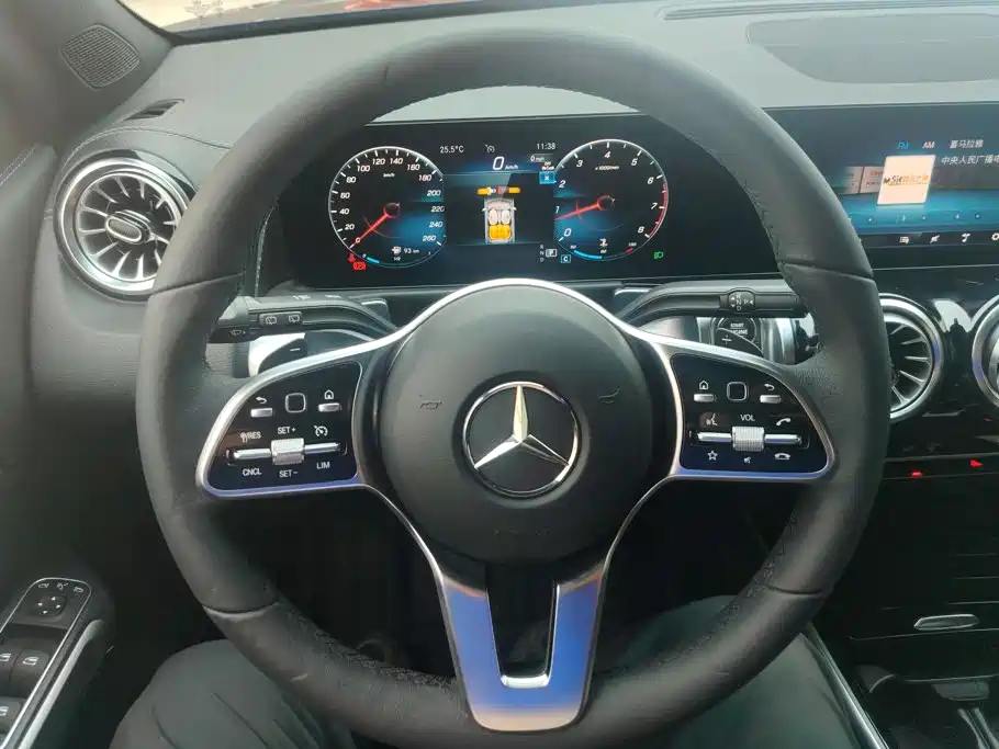 Mercedes-Benz GLB 2023 — фото 15