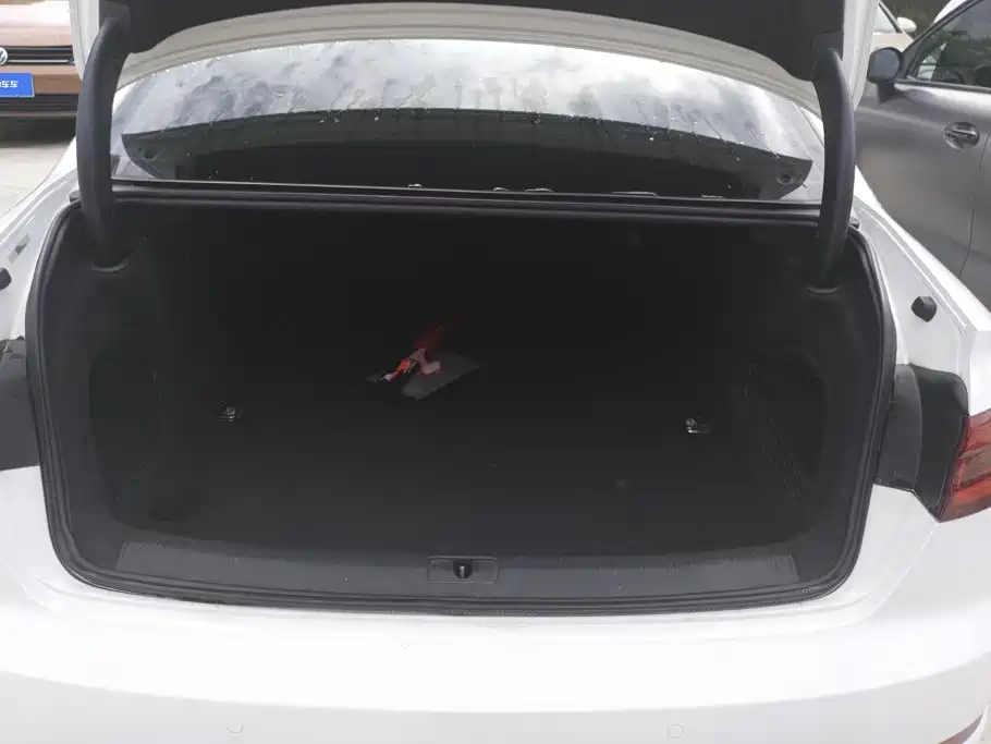 Audi A4L 2018