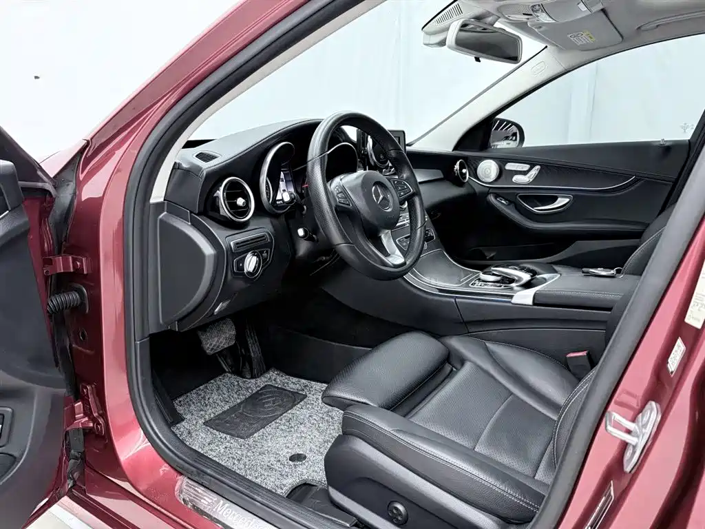 Mercedes-Benz C-Class 2018 — фото 15