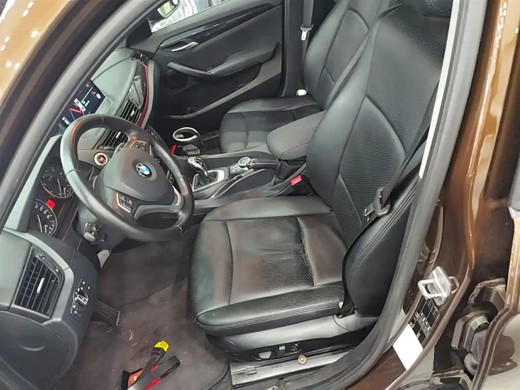 BMW X1 2016 — фото 15