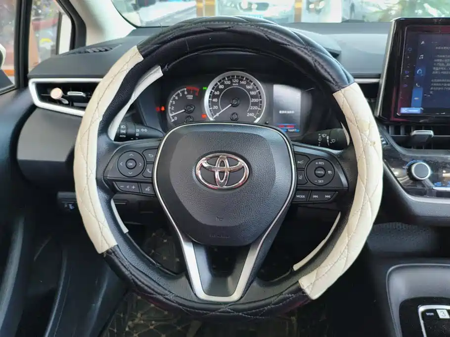 Toyota Corolla 2023 — фото 15