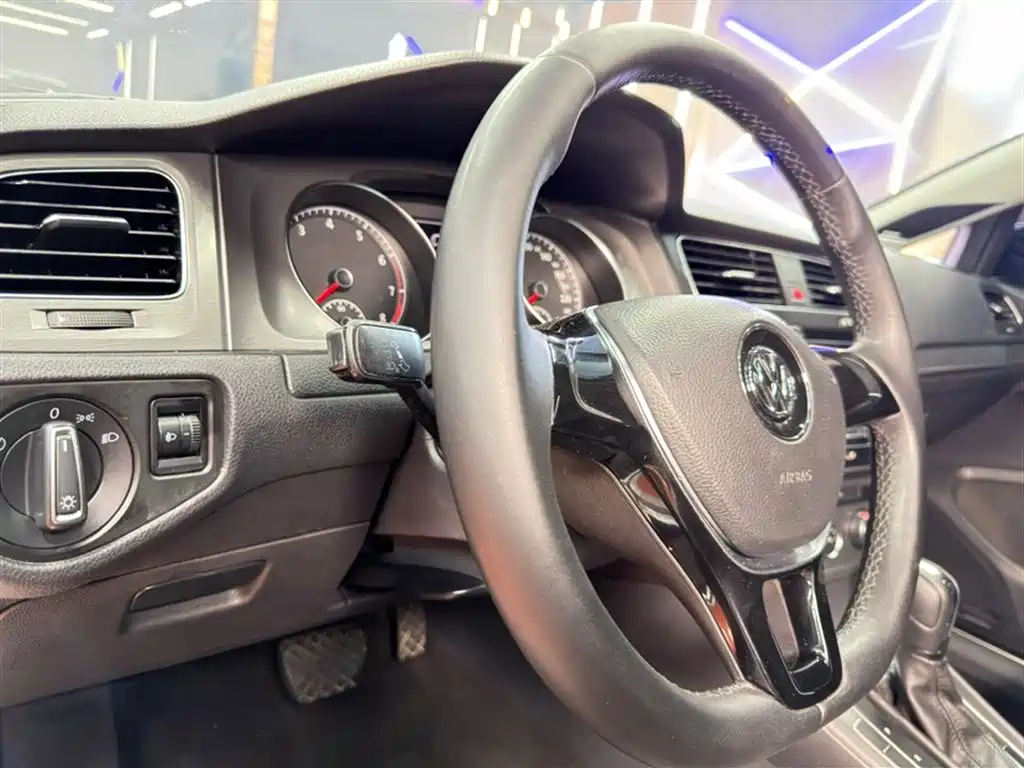 Volkswagen Golf 2015 — фото 12