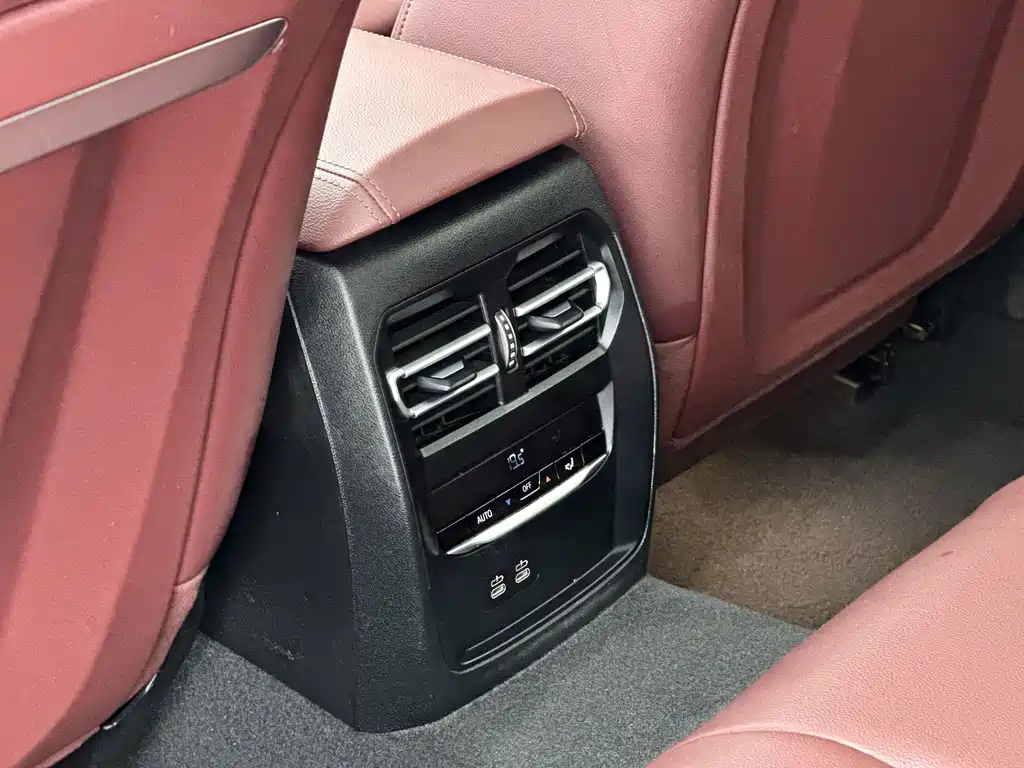 BMW 3 Series 2023 — фото 16